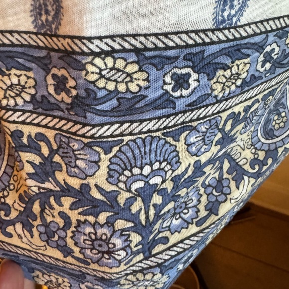 Lucky Brand Women's Blue and White Paisley Top size M - Picture 2 of 9